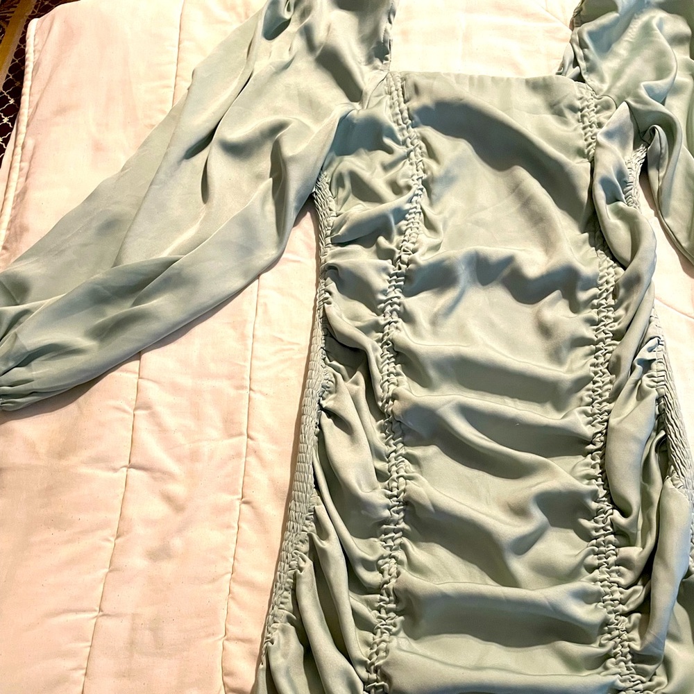 Long sleeve short dress